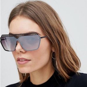 Flash sale Quay sunglasses 🕶